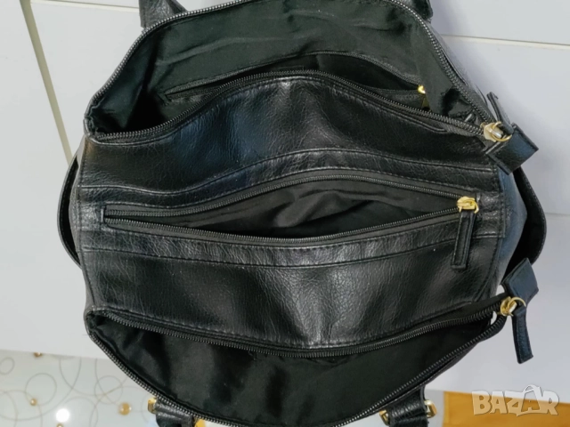 Черна дамска чанта, снимка 4 - Чанти - 52054780