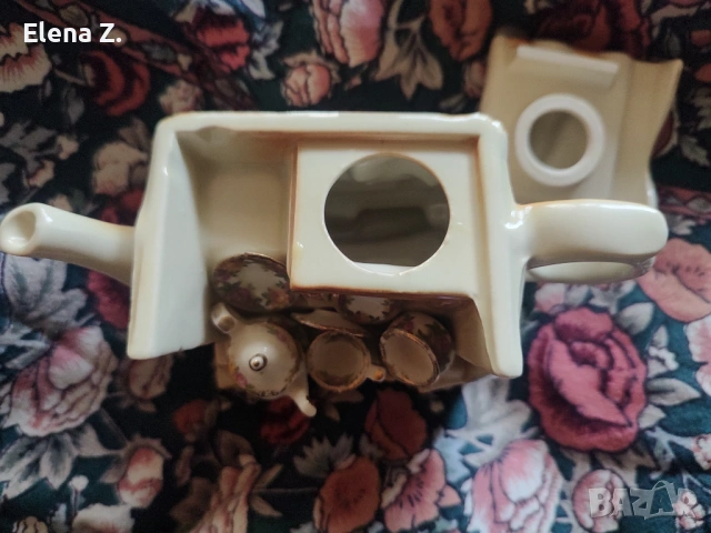 Royal Albert Old Country Roses - рядък колекционерски чайник Cardew, снимка 8 - Декорация за дома - 54107092