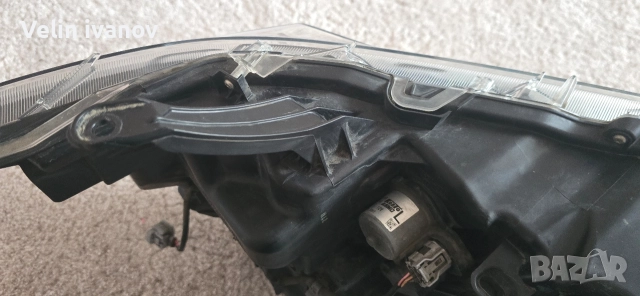 ляв фар за Toyota Land Cruiser, снимка 3 - Части - 52589650