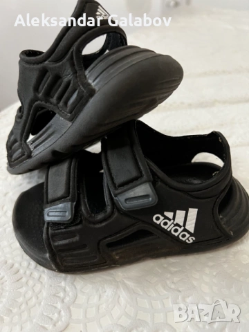 Сандалки 'Адидас" 20" номер!Като нови!