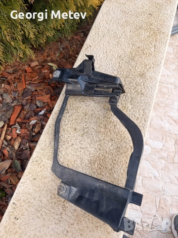 Държач/стойка за ляв фар Bmw e60, снимка 3 - Части - 54122276