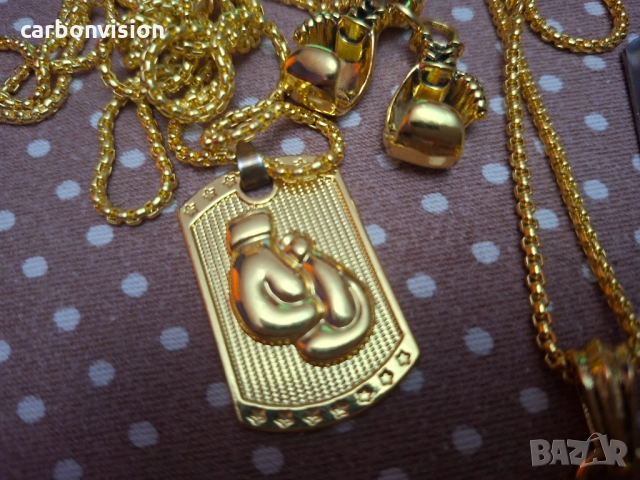 Боксови ръкавици медальони