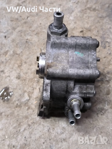 Вакуум помпа за Голф 5 Ауди А3 Пасат Туран VW Golf 5 Audi A3 8P Passat Touran Jetta 2.0TDI 03G145209, снимка 2 - Части - 52514204