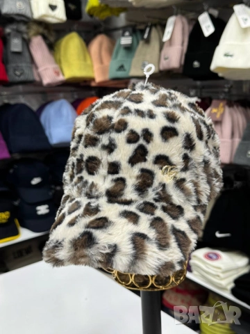 пухени шапки с козирка ysl saint laurent gucci, снимка 4 - Шапки - 52013769