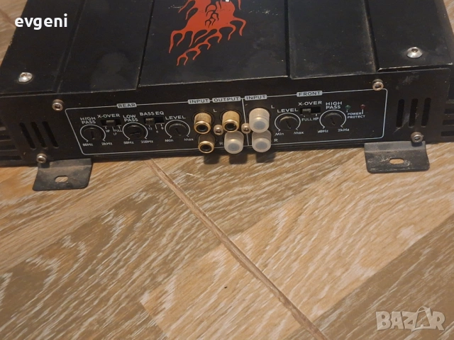 Продавам мощен 4-канален усилвател за кола Renegade , снимка 2 - Ресийвъри, усилватели, смесителни пултове - 53141148