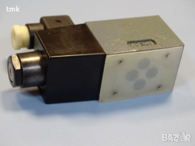 Хидравличен разпределител SUMITOMO SD4GS-AcB-02B-100-11 directional valve 100V, снимка 6 - Резервни части за машини - 45239648