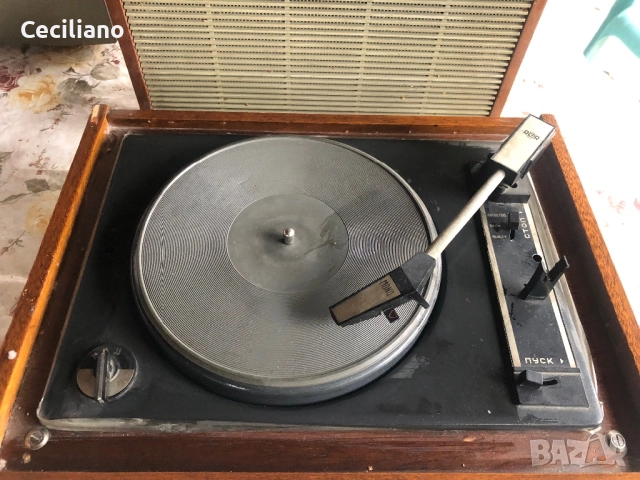 Стар грамофон Riga Akords, снимка 5 - Грамофони - 52556355