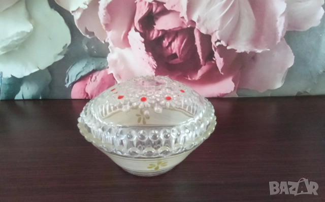 Старинна стъклена купичка с капак, снимка 4 - Антикварни и старинни предмети - 52769353