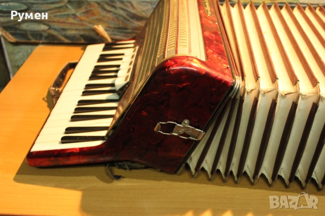 Акордеон „Weltmeister“ - 80 баса, снимка 4 - Акордеони - 53512868