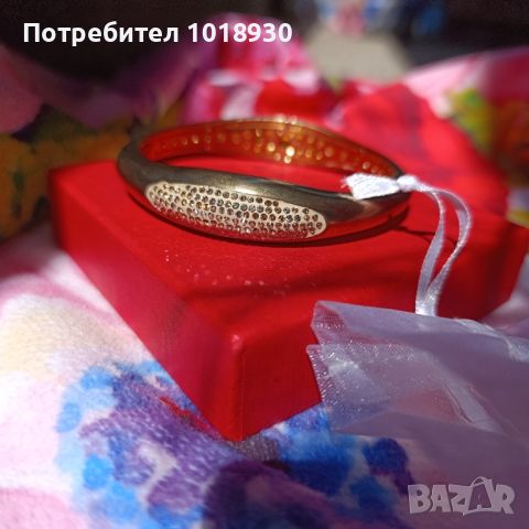 Гривна Phantasya с кристали Swarovski, swiss made, снимка 2 - Бижутерийни комплекти - 46595507