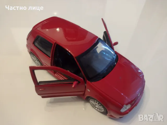 Промоция! Количка Golf R32 с M1:24, снимка 1 - Колекции - 46956714