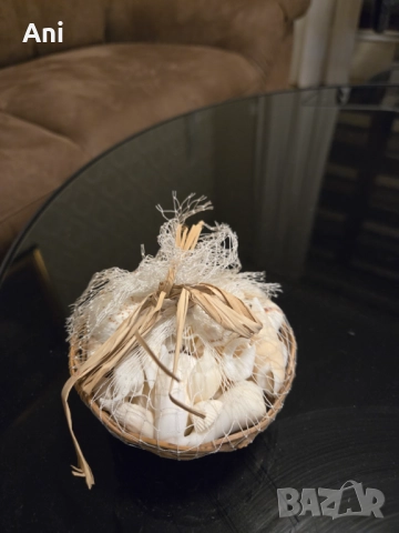 Плетен панер с бели мидички, снимка 2 - Други - 51487848