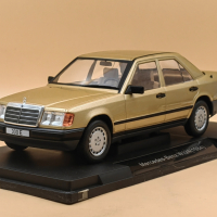Mercedes-Benz W124, Model Car Group, мащаб 1:18, снимка 1 - Колекции - 44963953