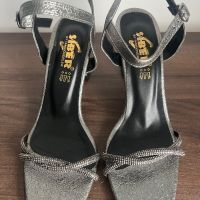 Нови сребристи сандали размер 37, снимка 2 - Сандали - 45428586