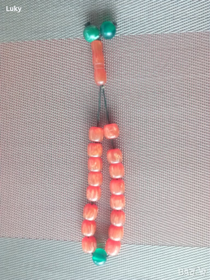 Продавам красива броеница.17 топчета., снимка 1