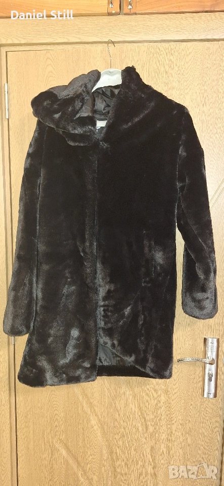 Дамско черно палто от плюшен плат, снимка 1