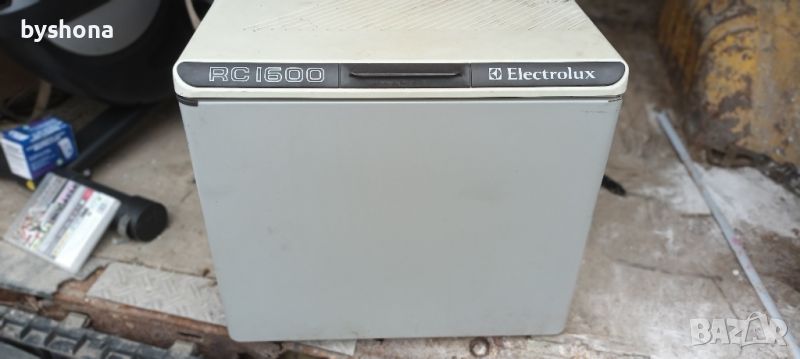 Газов хладилник Elektrolux RC 1600 ( 12 , 220 волта ), снимка 1