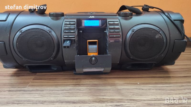 JVC Boomblaster RV NB52 с радио + CD + USB + докинг станция за iPod

, снимка 1