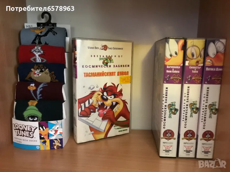 Видеокасети и чорапи  ''LOONEY TUNES''  VHS, снимка 1