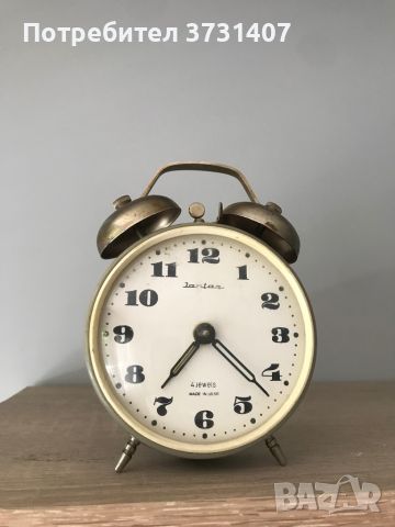 Стар ретро будилник часовник Руски, снимка 2 - Антикварни и старинни предмети - 46008536