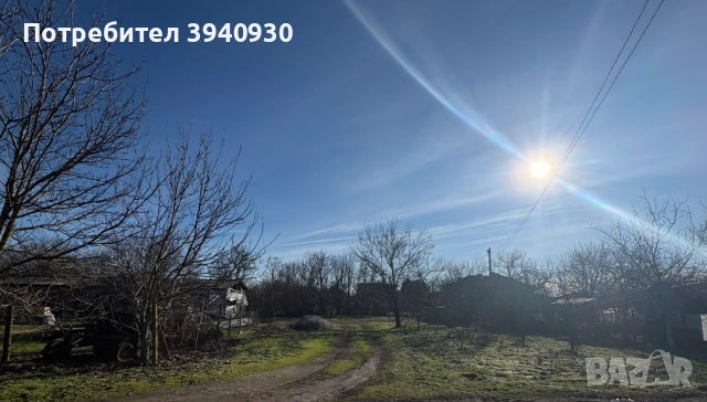 Парцел /УПИ/ в с.Ряхово.Парцелът е с много добра локация в близост/300м./ до р.Дунав. Парцелът е рав