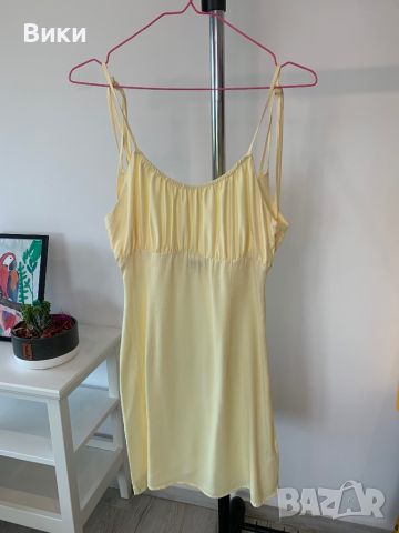 Жълта сатенена рокля, снимка 7 - Рокли - 46438584