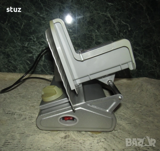 Електрическа машина за рязане на колбаси, хляб, сирена Clatronic, снимка 5 - Кухненски роботи - 52457824