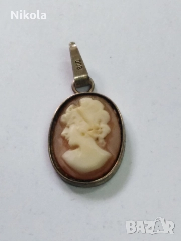 Сребърен антикварен медальон камея 