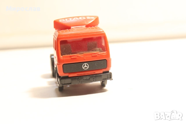 WIKING H0 1/87 MERCEDES ВЛЕКАЧ КАМИОН ТИР МОДЕЛ КОЛИЧКА, снимка 2 - Колекции - 53838003
