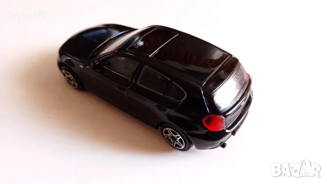 Bburago BMW 120d - 1 Series 1:43, снимка 2 - Колекции - 46978303