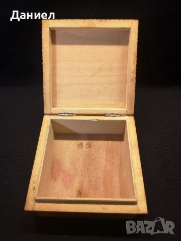 Дървена кутия , снимка 1 - Антикварни и старинни предмети - 45604595