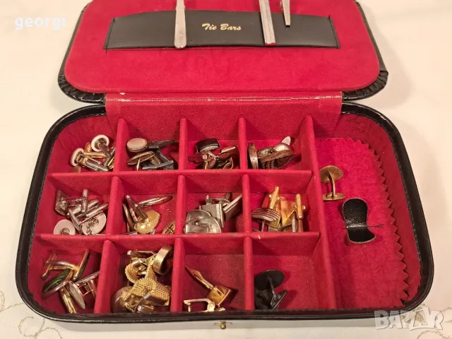 колекция ръкавели в кожена кутия  7/1