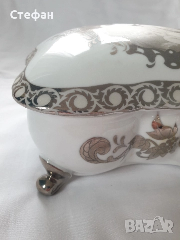 Порцеланова кутия Лимож, снимка 3 - Антикварни и старинни предмети - 52451703