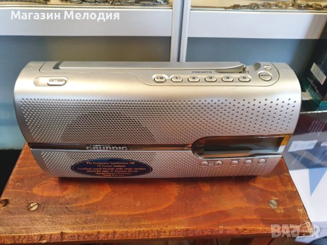 Радио Grundig Music Boy 51  В отлично техническо и визуално състояние., снимка 2 - Радиокасетофони, транзистори - 46309139