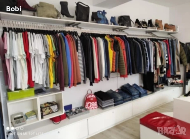 Ликвидация! Магазин за дрехи продава бизнеса или оборудване в Ямбол, снимка 10 - Стелажи и щандове - 53392927