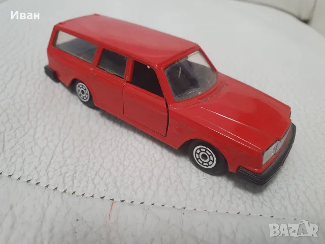 Kолекционерски модел Volvo 264 , снимка 2 - Колекции - 48879576