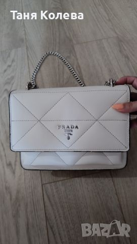 Дамска чанта, Prada , снимка 2 - Чанти - 46722434