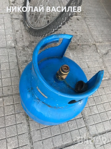 Продавам. 12  кг .Има  газ - Може  да  се  пълни. . Нов  винтил  ., снимка 6 - Други - 53598232