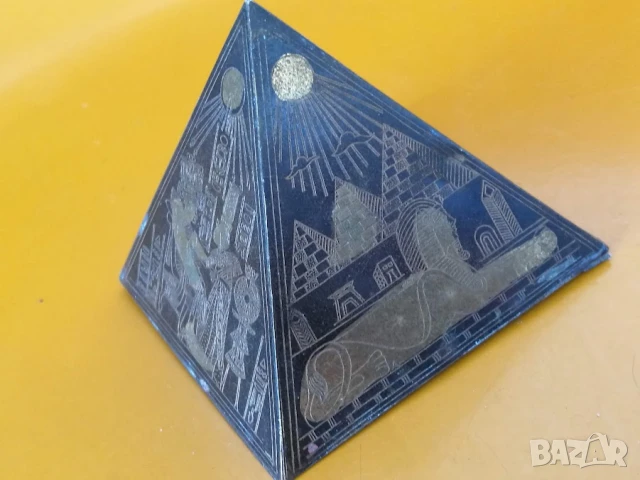 пирамида старинна бронз с инкрустации, снимка 12 - Декорация за дома - 50759175