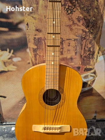 Рядка ретро китара, Изяславская фабрика, СССР, 1983 г., снимка 2 - Антикварни и старинни предмети - 53905129