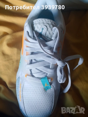 Дамски полукецове Nike и Air Jordan номера 38 и 38,5, снимка 9 - Маратонки - 53470757