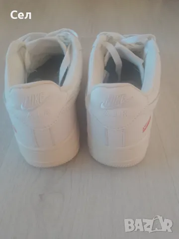 Оригинални скинърси Nike Air Force 1 Low Supreme White 39, снимка 2 - Маратонки - 47171318