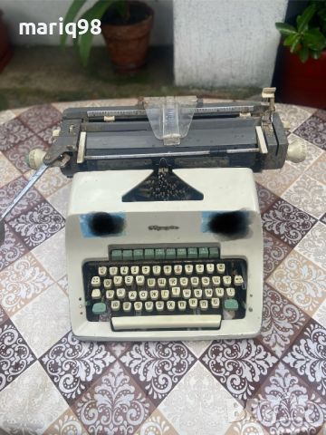 Пишеща машина, снимка 2 - Други ценни предмети - 45946068