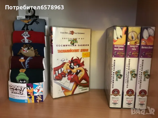 Видеокасети и чорапи  ''LOONEY TUNES''  VHS, снимка 1 - Анимации - 48916557