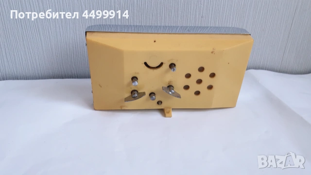 Стар будилник с дата, снимка 4 - Антикварни и старинни предмети - 53618829