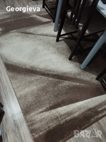 Продавам килим