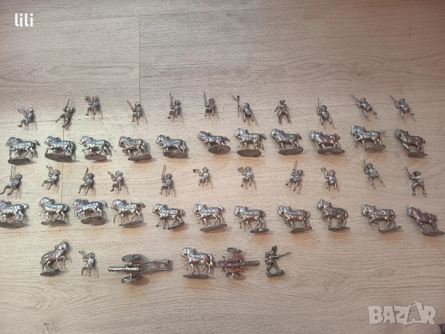 50 бр оловни фигурки оръдия каруци коне войници 