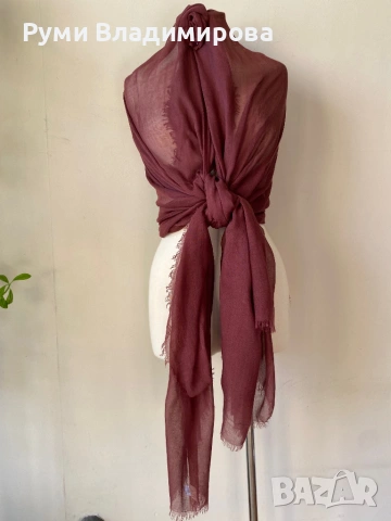 Тъмночервен шал Beck Sondergaard от 90 %  и 10 % кашмир, снимка 2 - Шалове - 53601730