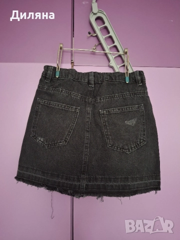 Къса класическа дънкова пола за момиче Reserved 134 см, снимка 2 - Детски рокли и поли - 51653689