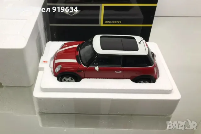 Продавам метална количка MINI Cooper R50 на Kyosho в мащаб 1:18, снимка 7 - Колекции - 41387812